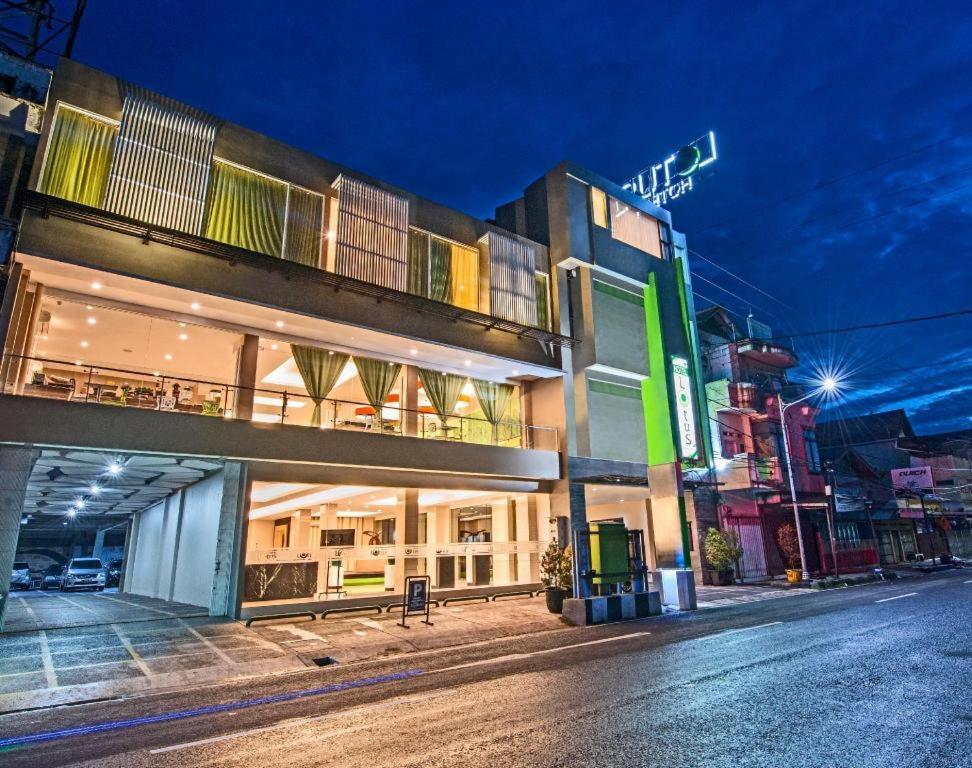 Lotus Hotel Субанг Екстер'єр фото
