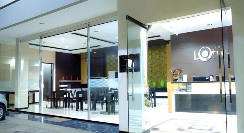 Lotus Hotel Субанг Екстер'єр фото