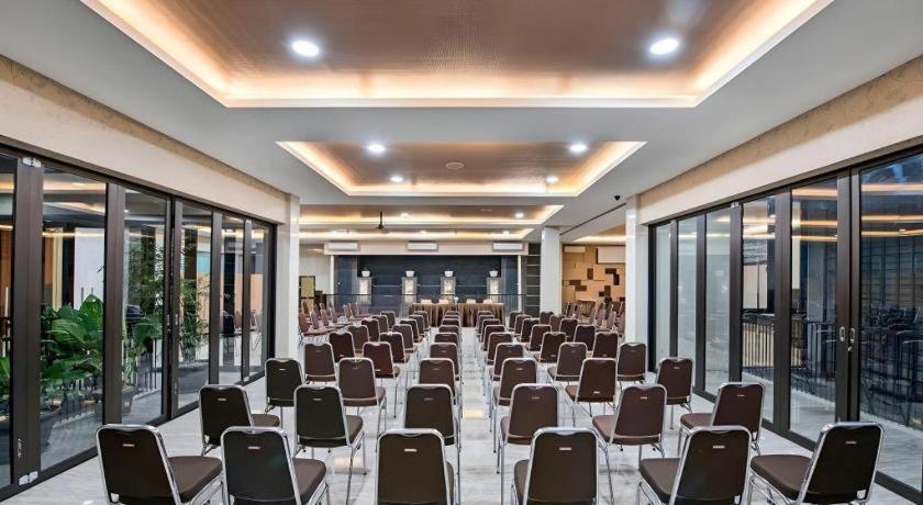 Lotus Hotel Субанг Екстер'єр фото